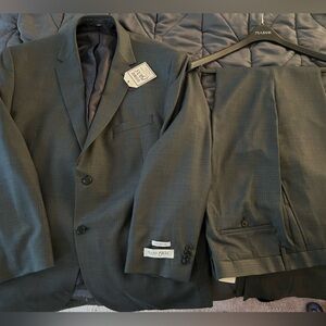 Brand New Jos. A. Bank Charcoal Plaid Suit